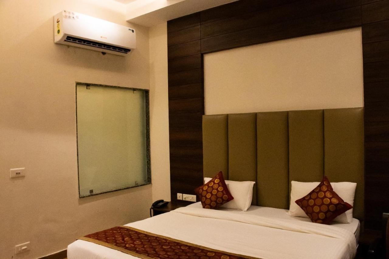 Hotel Sourav Park Inn Agra Agra  Exterior photo